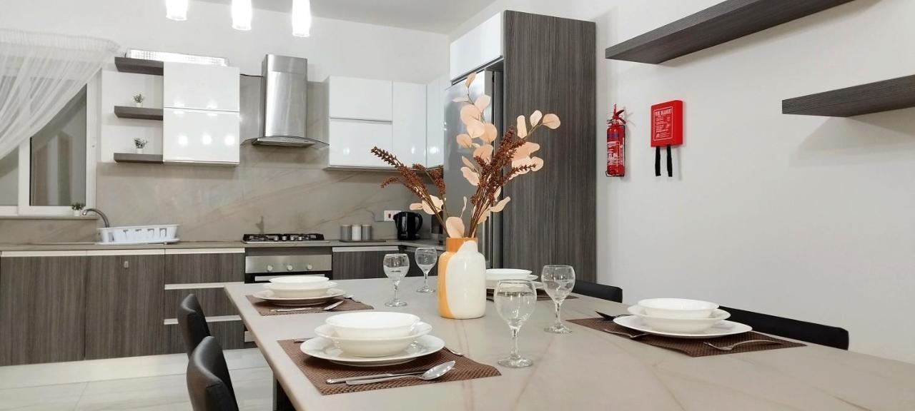 Large And Modern Apartment In The Centre Of Malta Mosta Esterno foto