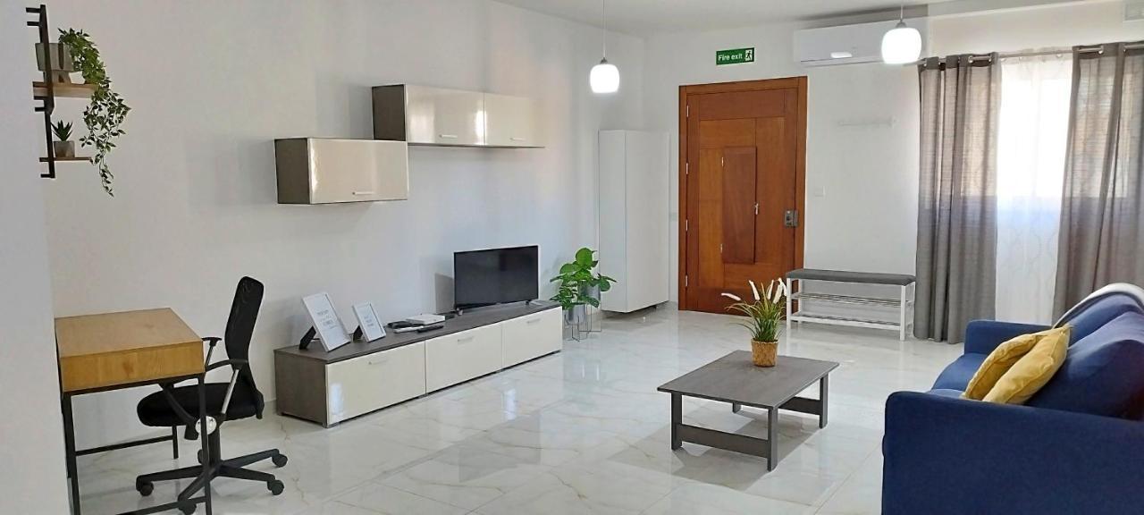 Large And Modern Apartment In The Centre Of Malta Mosta Esterno foto