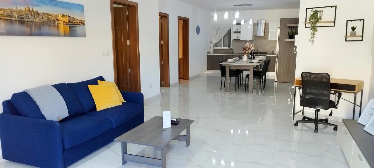 Large And Modern Apartment In The Centre Of Malta Mosta Esterno foto