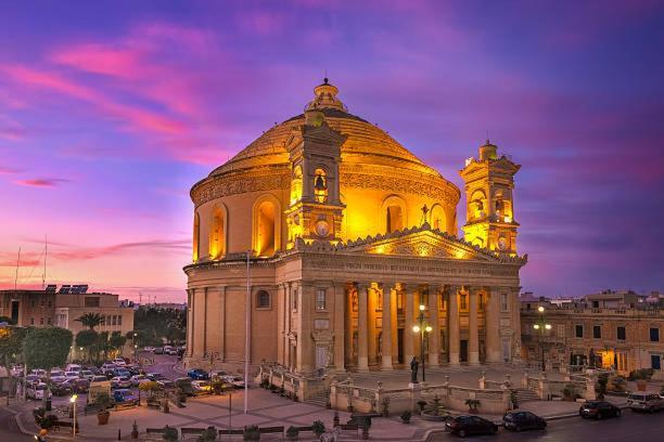 Large And Modern Apartment In The Centre Of Malta Mosta Esterno foto